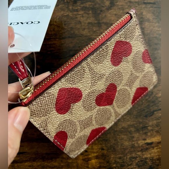 Coach Mini Skinny Id Case In Signature Canvas With Heart Print - Picture 7 of 8